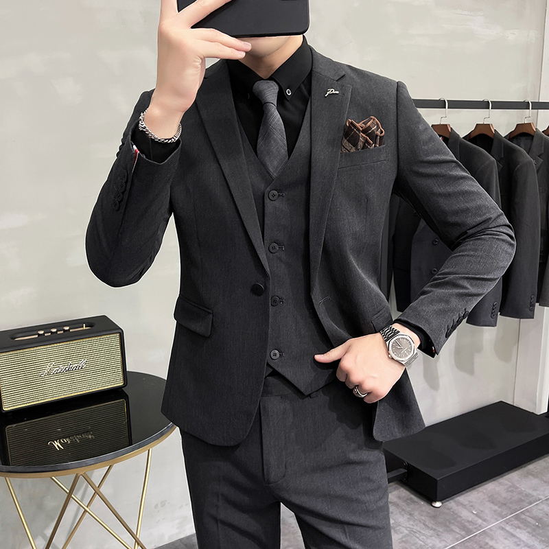 Costumes d'affaires minces élégants pour hommes 3 pièces.