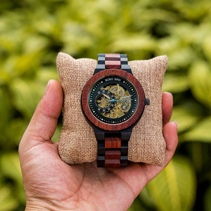 montre mécanique en bois pour hommes grande marque de luxe.