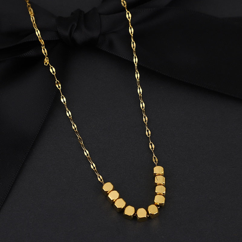 Collier luxe pendentif pour femmes bijoux haut de gamme.