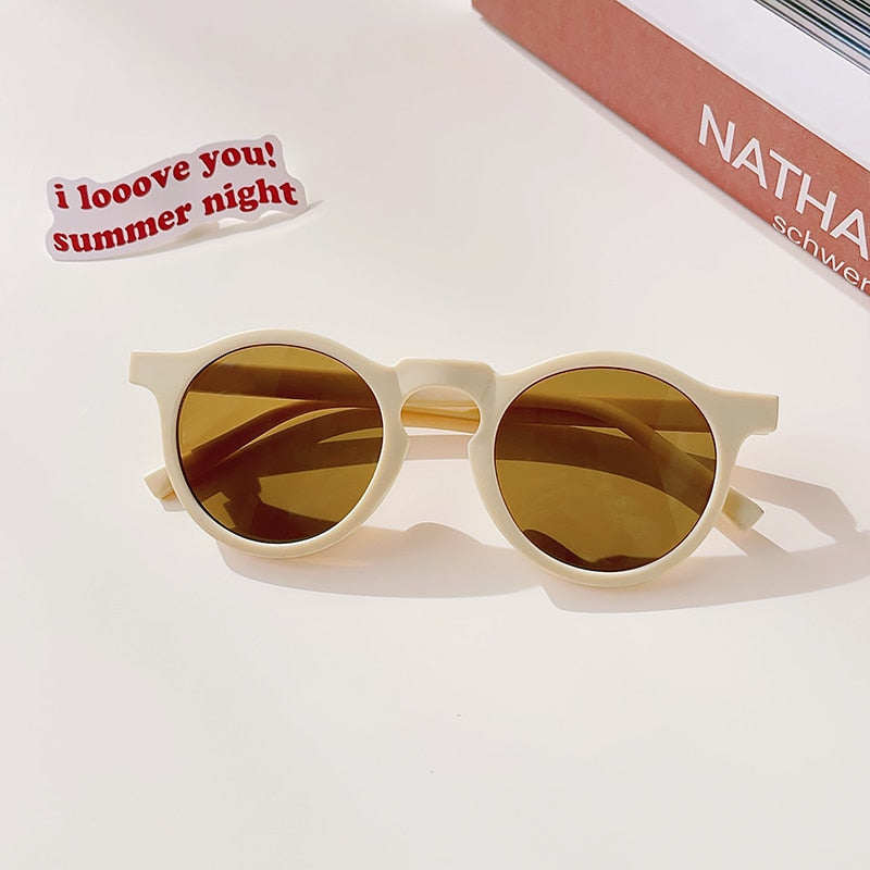 Lunettes de soleil classiques pour enfants protection solaire.
