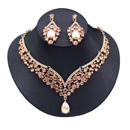 Ensemble de bijoux en cristal de champagne.