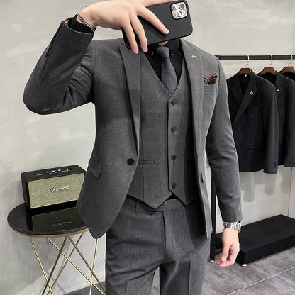 Costumes d'affaires minces élégants pour hommes 3 pièces.