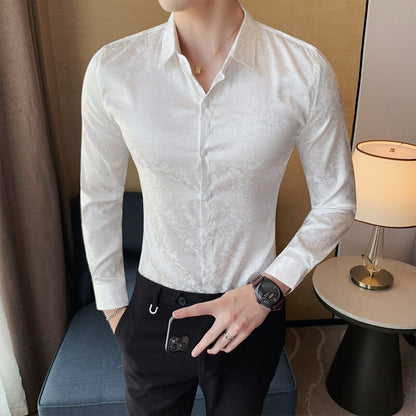 Chemise à manches longues de luxe pour hommes.