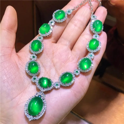Ensemble de bijoux en diamant fait à la main pour femmes.