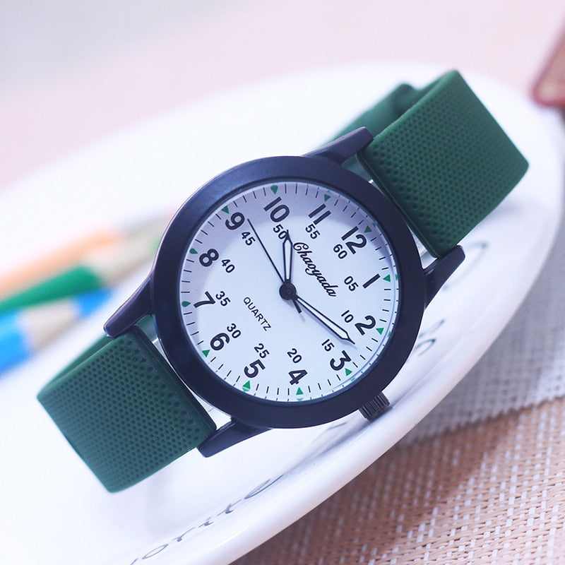Montre enfants à quartz, bracelet en silicone.