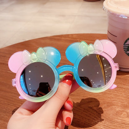 Lunettes de soleil classiques pour enfants protection solaire.