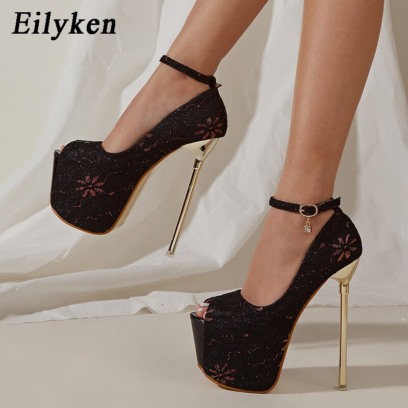 sandales à talons hauts pour femmes.