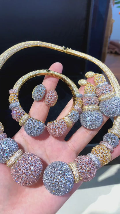 Ensemble de bijoux luxe élégants en zircon cubique tendance.