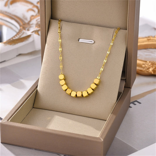 Collier luxe pendentif pour femmes bijoux haut de gamme.