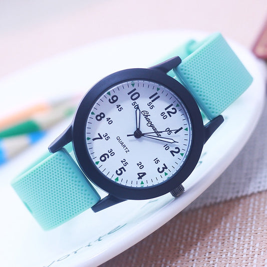 Montre enfants à quartz, bracelet en silicone.
