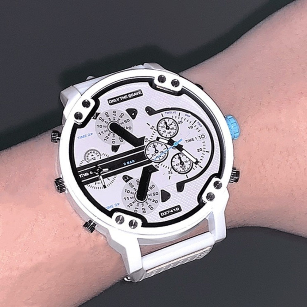 Montre pour hommes avec ceinture en silicone double horloge de sport.