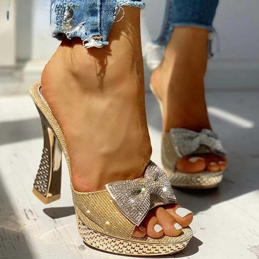 Chaussures à Talons Hauts papillon pour femme.