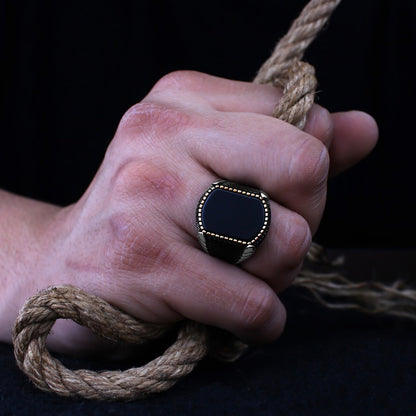 Bague hommes en argent 925 original avec la pierre onyx naturelle noire.