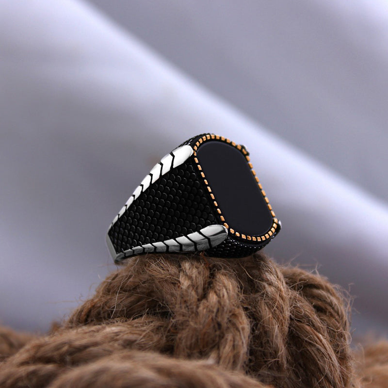 Bague hommes en argent 925 original avec la pierre onyx naturelle noire.