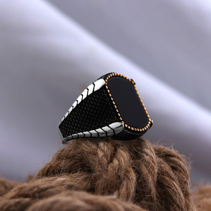 Bague hommes en argent 925 original avec la pierre onyx naturelle noire.